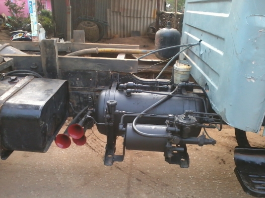 ขายด่วนหกล้อดั้มหัวยาว ISUZUเครื่อง 6BG1 175 แรง เกียร์ J  6  สปีด พวงมาลัยเพาเวอร์ เฟืองท้าย FUSO 10 ตัน กระบอกดั้มแกนใหญ่ คัสซีสวย เบรคจิ๊ฟฟี่