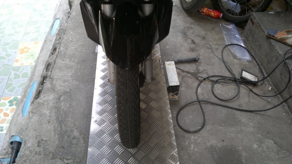 ขาย แท่นยกไฟฟ้าใช้ยกมอไซต์หรืออื่นๆก็ได้เคื่อนย้ายสะดวกง่าย