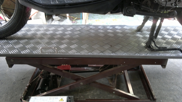 ขาย แท่นยกไฟฟ้าใช้ยกมอไซต์หรืออื่นๆก็ได้เคื่อนย้ายสะดวกง่าย