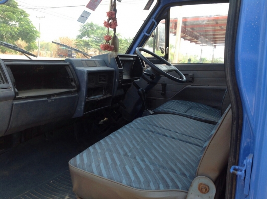 รถบรรทุก 6 ล้อ ยี่ห้อ ISUZU รุ่น NPR 110 แรงม้า //คุณปรีชากร โทร.086-879-5551 รถบรรทุก 6 ล้อ ยี่ห้อ ISUZU รุ่น NPR 110 แรงม้า //คุณปรีชากร โทร.086-879-5551