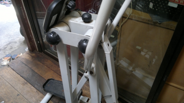 ขายเครื่องออกำลังกายแบบวิ่ง ราคาเบาๆ