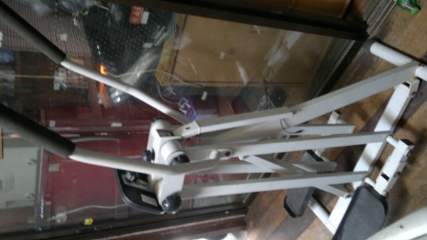 ขายเครื่องออกำลังกายแบบวิ่ง ราคาเบาๆ