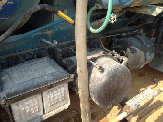 รถบรรทุก 6 ล้อโม่ปูน ยี่ห้อ  HINO เก่านอก เอกสารอินวอยซ // คุณปรีชากร โทร.086-879-5551