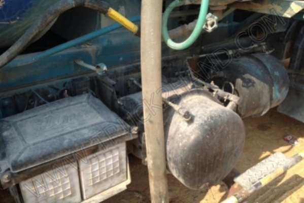 รถบรรทุก 6 ล้อโม่ปูน ยี่ห้อ  HINO เก่านอก เอกสารอินวอยซ // คุณปรีชากร โทร.086-879-5551