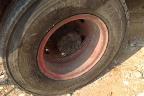 รถบรรทุก 6 ล้อโม่ปูน ยี่ห้อ  HINO เก่านอก เอกสารอินวอยซ // คุณปรีชากร โทร.086-879-5551