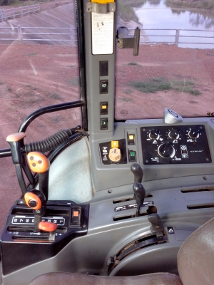 ขายรถไถ ford new holland 7840