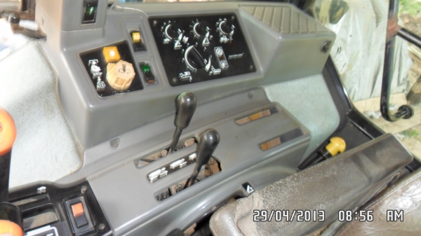 ขายรถไถ ford new holland 7840