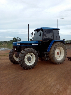 ขายรถไถ ford new holland 7840