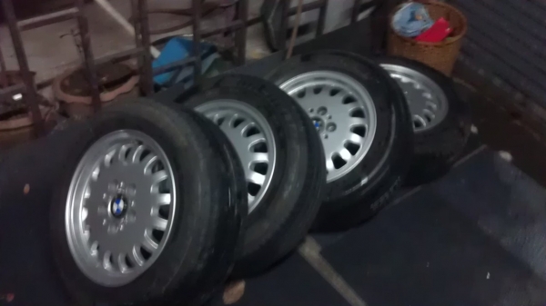 ขายล้อแม็ก BMW E36ครับสภาพสวยๆครับขายถูกๆครับ 5รูครับ ขายล้อแม็ก BMW E36ครับสภาพสวยๆครับขายถูกๆครับ 5รูครับ