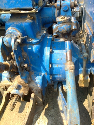 ขายรถไถ่ ฟอร์ด 6610 เสื้อลาย