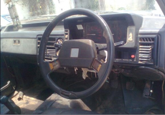 ขาย mazda b2500 4wd เครื่องดีmitsuL200ลงเล่มแล้ว คลัชชีสวย