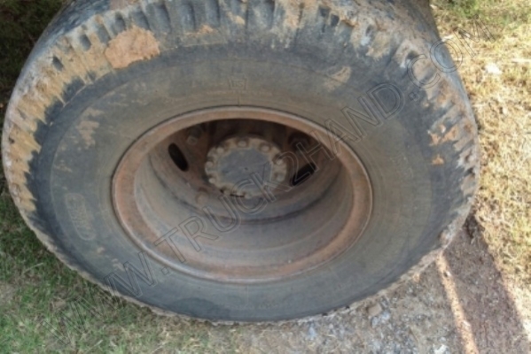 รถบรรทุก 6 ล้อ ยี่ห้อ HINO รุ่น KM777  117 แรงม้า//คุณปรีชากร โทร.086-879-5551