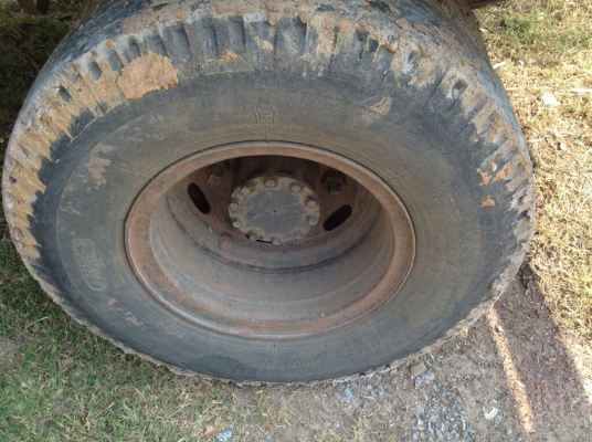 รถบรรทุก 6 ล้อ ยี่ห้อ HINO รุ่น KM777  117 แรงม้า//คุณปรีชากร โทร.086-879-5551