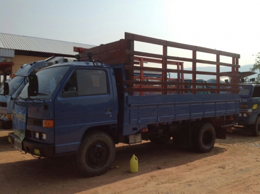 รถบรรทุก 6 ล้อ ยี่ห้อ ISUZU 115 แรงม้า รถห้างแท้ //คุณปรีชากร โทร.086-879-5551