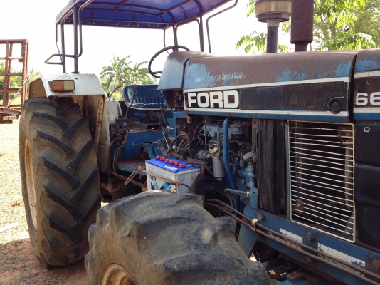 รถไถ FORD 6640