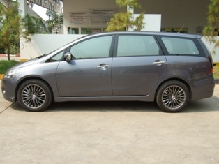 ขายดาวน์ถูกๆ MITSUBISHI SPACE WAGON รุ่น TOP ปี 07 สวยๆ
