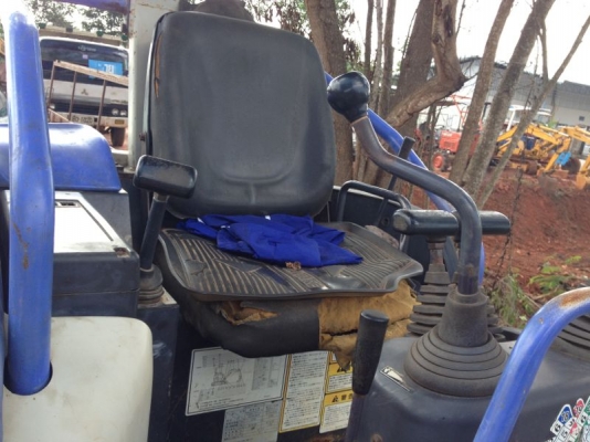 รถแบคโฮ MlTSUBlSHl  MM20 CR   สนใจติดต่อ 081 - 6079515