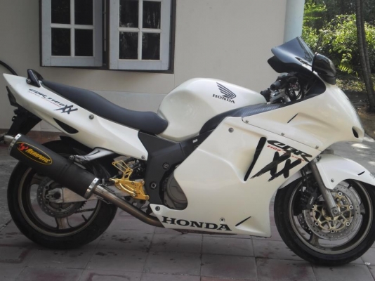 ขาย cbr 1100 superblackbird หัวฉีด ปี1999 เอกสาร Inv เเท้ครบถ้วน
