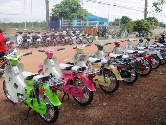ขาย C 70 เครื่องดรีม งานใหม่สีสวย ทะเบียนพร้อมชุดโอน