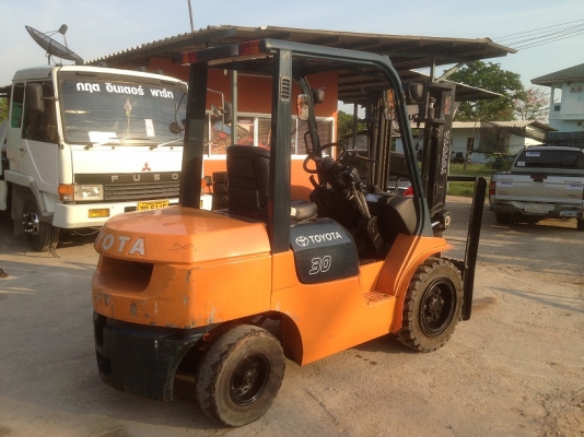 ขาย ฟอล์คลิฟท์ 3.0 ตัน  TOYOTA 7FD30  ปี 2004  ใช้งานมา 1650 ชั่วโมง