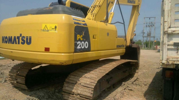 ได้รูปมาแล้วคับ Komatsu pc 200-8 รถสภาพดี พร้อมใช้งาน ต่อรองได้ เอกสาร อินวอย สนใจติดต่ิอ นุ 087-2976734