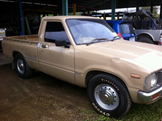 ขาย TOYOTA ม้าดำ RN30 ไฟกลม 4 ขอ