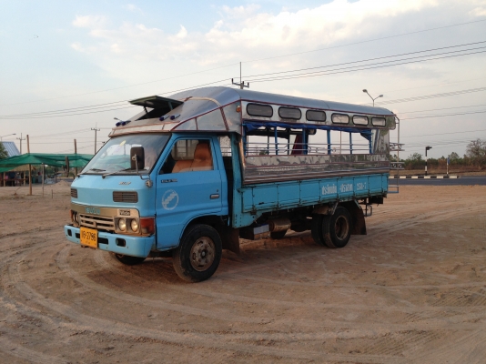 ขายหกล้อ ISUZU-KS เครื่อง 110 แแรงม้า หลังคารถโดยสาร พวงมาลัยเพลาเวอร์ รถสภาพสวยพร้อมใช้งาน เครื่องด