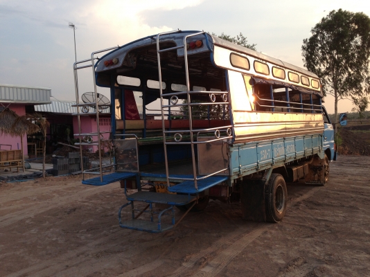 ขายหกล้อ ISUZU-KS เครื่อง 110 แแรงม้า หลังคารถโดยสาร พวงมาลัยเพลาเวอร์ รถสภาพสวยพร้อมใช้งาน เครื่องด