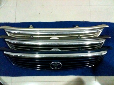 กระจังโซลูน่า มีสามชิ้น ทอง น้ำเงิน เทา