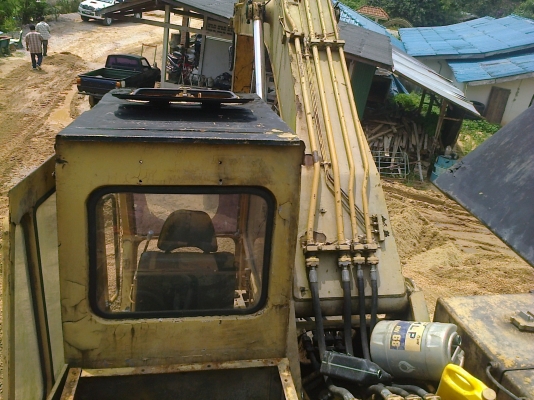 ขายPC200-2 รถทำงานอยู่ ทุกวันที่บ้าน(ขายราคาเศษเหล็ก) ขายPC200-2 รถทำงานอยู่ ทุกวันที่บ้าน(ขายราคาเศษเหล็ก)