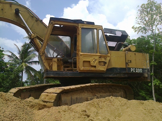 ขายPC200-2 รถทำงานอยู่ ทุกวันที่บ้าน(ขายราคาเศษเหล็ก)