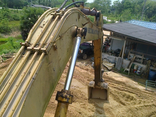 ขายPC200-2 รถทำงานอยู่ ทุกวันที่บ้าน(ขายราคาเศษเหล็ก) ขายPC200-2 รถทำงานอยู่ ทุกวันที่บ้าน(ขายราคาเศษเหล็ก)