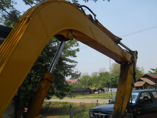 ขายรถ แบคโฮ KOMATSU PC60 รุ่น3 เครื่องเดิมๆ สภาพเดิม ช่วงล่างดี โซ่ดี บูม อาร์มดี