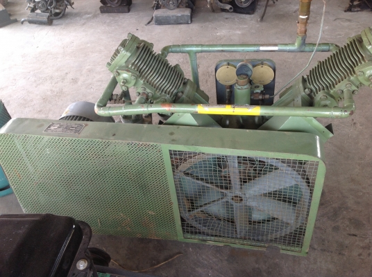 ขายปั้มอัดแก๊สเก่าญี่ปุ่น(Oilless gas Compressor) ยี่ห้อ Okamoto. ขนาด 7.5 แรงม้าสภาพสวย