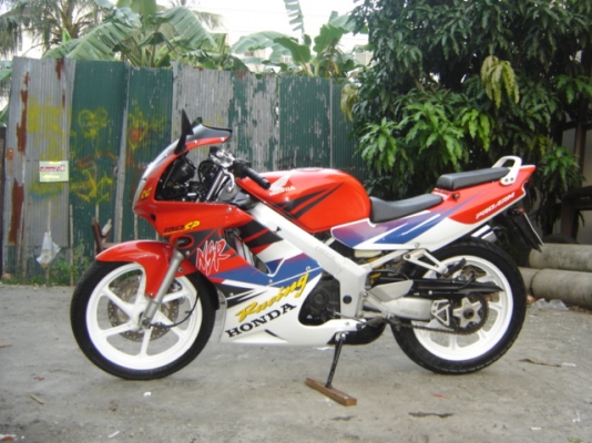 NSR 150 SP PROARM มี 3 คัน สวยมาก สีเขียวส้ม สีแดง ทำสีใหม่ทั้งคัน ราคา 35000 บาท มี 1 คัน และ อีกคัน ราคา 37000 บาท อีกคัน 39000 สนใจ ติดต่อ 0808051985 คุณ เจ สีลม ซอย 10 กทม ตรงข้าม ธนาคาร กรุงเทพ สำนักงานใหญ่ สีลม กทม