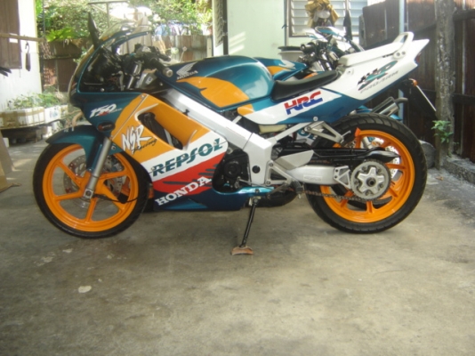 NSR 150 SP PROARM มี 3 คัน สวยมาก สีเขียวส้ม สีแดง ทำสีใหม่ทั้งคัน ราคา 35000 บาท มี 1 คัน และ อีกคัน ราคา 37000 บาท อีกคัน 39000 สนใจ ติดต่อ 0808051985 คุณ เจ สีลม ซอย 10 กทม ตรงข้าม ธนาคาร กรุงเทพ สำนักงานใหญ่ สีลม กทม