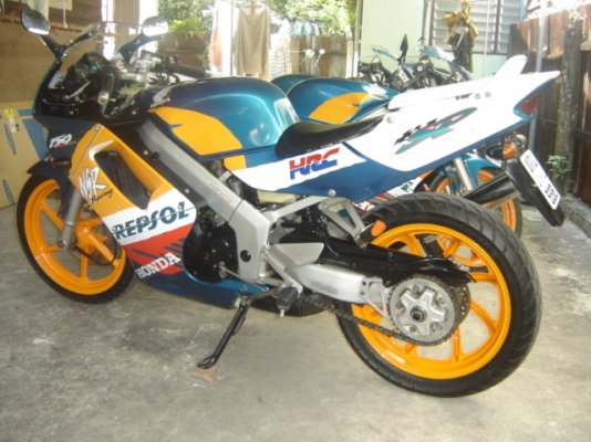 NSR 150 SP PROARM มี 3 คัน สวยมาก สีเขียวส้ม สีแดง ทำสีใหม่ทั้งคัน ราคา 35000 บาท มี 1 คัน และ อีกคัน ราคา 37000 บาท อีกคัน 39000 สนใจ ติดต่อ 0808051985 คุณ เจ สีลม ซอย 10 กทม ตรงข้าม ธนาคาร กรุงเทพ สำนักงานใหญ่ สีลม กทม