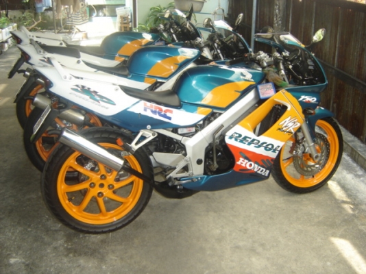 NSR 150 SP PROARM มี 3 คัน สวยมาก สีเขียวส้ม สีแดง ทำสีใหม่ทั้งคัน ราคา 35000 บาท มี 1 คัน และ อีกคัน ราคา 37000 บาท อีกคัน 39000 สนใจ ติดต่อ 0808051985 คุณ เจ สีลม ซอย 10 กทม ตรงข้าม ธนาคาร กรุงเทพ สำนักงานใหญ่ สีลม กทม