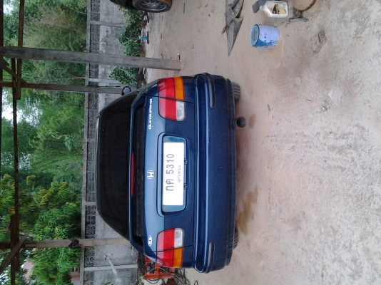 HONDA CIVIC1.5 ตาโตปี 40 เกียร์ธรรมดา สีเขียวเดิมบาง เบาะกำมะหยี่ กะจกไฟฟ้า เพาเวอร์