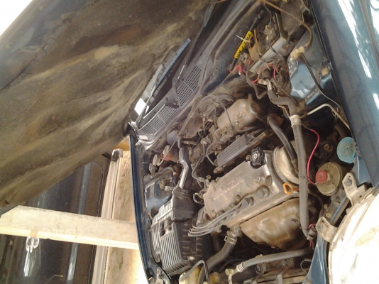 HONDA CIVIC1.5 ตาโตปี 40 เกียร์ธรรมดา สีเขียวเดิมบาง เบาะกำมะหยี่ กะจกไฟฟ้า เพาเวอร์
