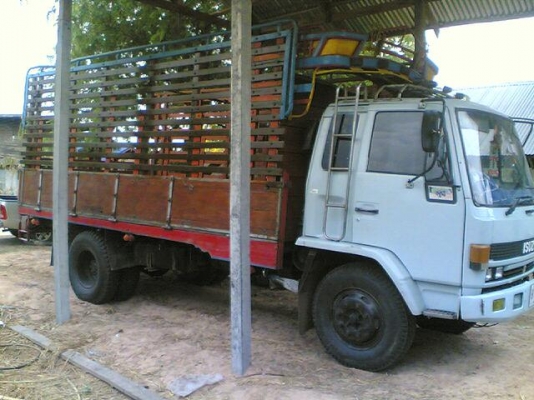 ขายรถบรรทุก 6 ล้อ ISUZU ROCKY 175 รถห้างแท้สวยพร้อมใช้เครื่องดีคัสซีสวยยาว 5.5 เมตร