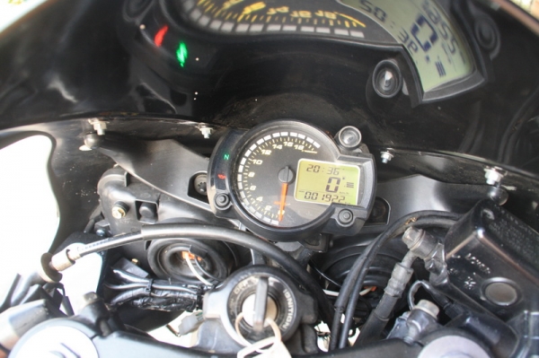 ขาย CBR 600 ปี 2004 หัวฉีด  ลายแข่ง เครื่องดี เกียร์โยงแต่ง ทะเบียนโอน 198000