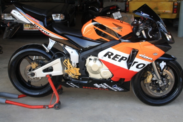 ขาย CBR 600 ปี 2004 หัวฉีด  ลายแข่ง เครื่องดี เกียร์โยงแต่ง ทะเบียนโอน 198000