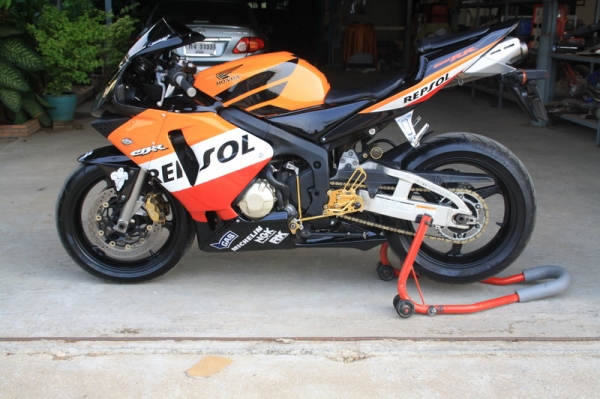 ขาย CBR 600 ปี 2004 หัวฉีด  ลายแข่ง เครื่องดี เกียร์โยงแต่ง ทะเบียนโอน 198000