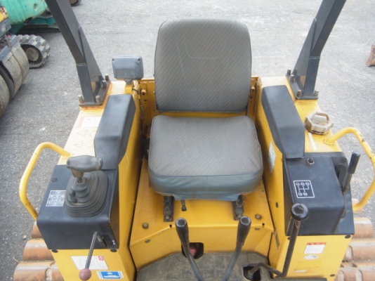 ขายด่วน รถแทรคเตอร์ตีนตะขาบ D20P-7E เก่าญี่ปุ่นใช้งานมา 2000 ชม. เครื่องปั้มดี ช่วงล่างเต็ม สวยมาก ๆๆ ขายด่วน รถแทรคเตอร์ตีนตะขาบ D20P-7E เก่าญี่ปุ่นใช้งานมา 2000 ชม. เครื่องปั้มดี ช่วงล่างเต็ม สวยมาก ๆๆ