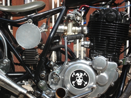 (จิ๊กโก๋ญี่ปุ่น) SR400 แต่งโอสคูแทพๆ สวยจัด เก๋าๆ ขับหล่อ มีทะเบียนพร้อมโอนราคาโดนๆเลย