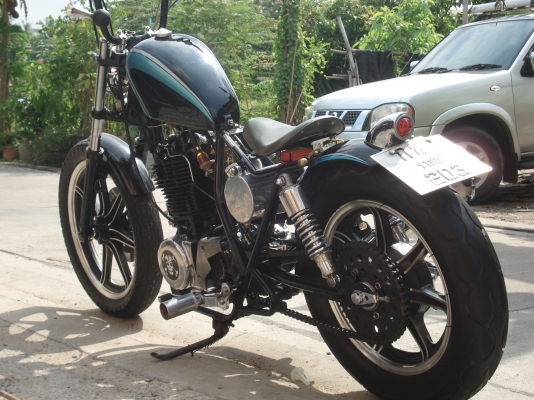 (จิ๊กโก๋ญี่ปุ่น) SR400 แต่งโอสคูแทพๆ สวยจัด เก๋าๆ ขับหล่อ มีทะเบียนพร้อมโอนราคาโดนๆเลย