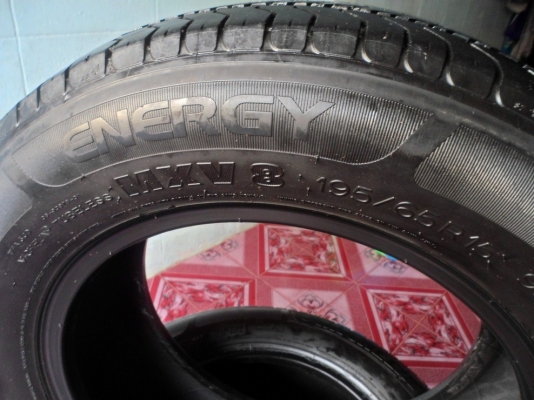 195/65/15"(4เส้น =2,700บ.)MICHELIN.ดอกเพียบๆ(ไม่มีป่ะซักเส้น) MXV8.(ปี10)  สนใจ t.085-227-5772