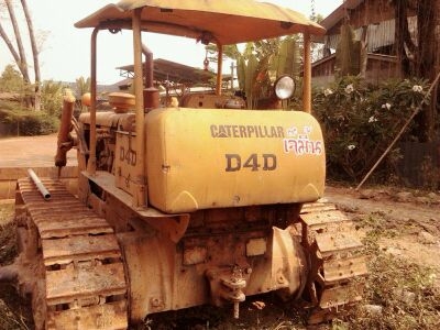 ขายด่วน..รถแทรคเตอร์ CAT D4 D รถสวย ระบบการทำงานดี ครบ ดันแรง เดินไว ได้งานมาก เครื่อง เกียร์ แรงจัด พร้อมใช้สุดขีด.