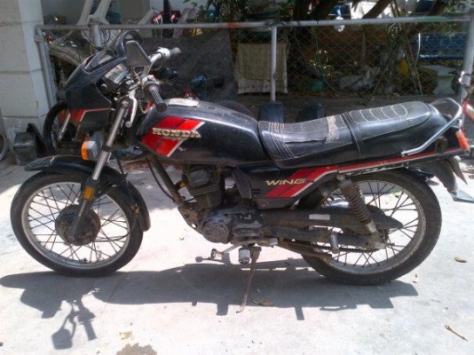 ขาย HONDA WING 125 ทะเบียนโอน ขาด ต่อ 1 ปี คับ รถ ขับได้ เครื่องดี คับ ขาย 17500  ลองดูคับ